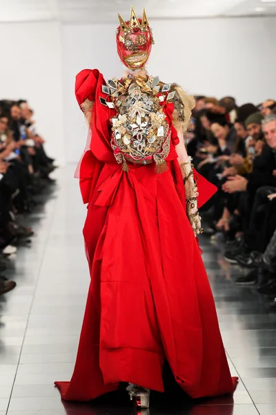 Look 24